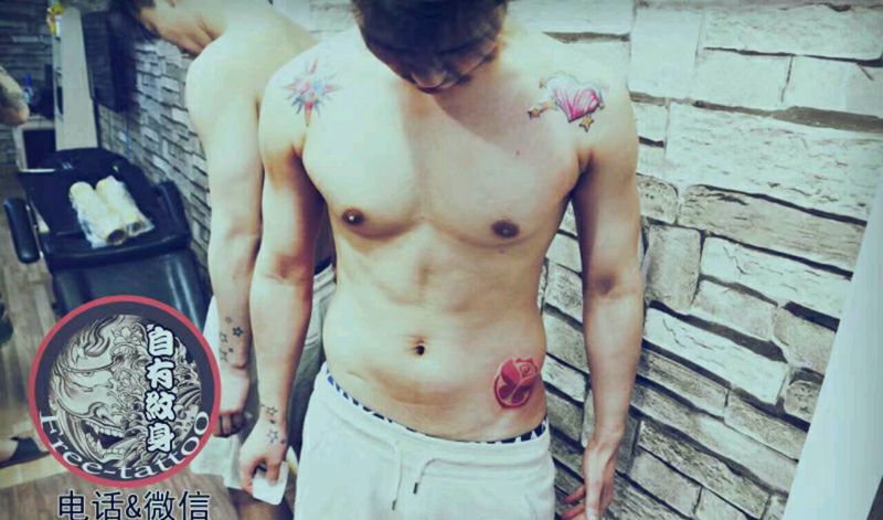 몸매좋고 타투도 좋고纹身图片