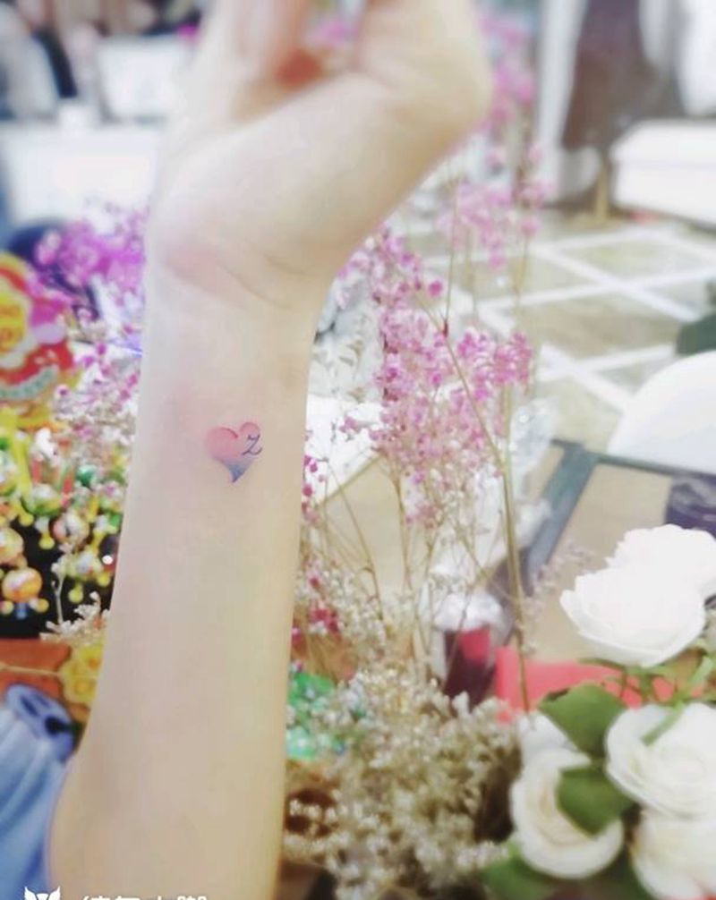 心纹身图片_手部清新原创纹身图案