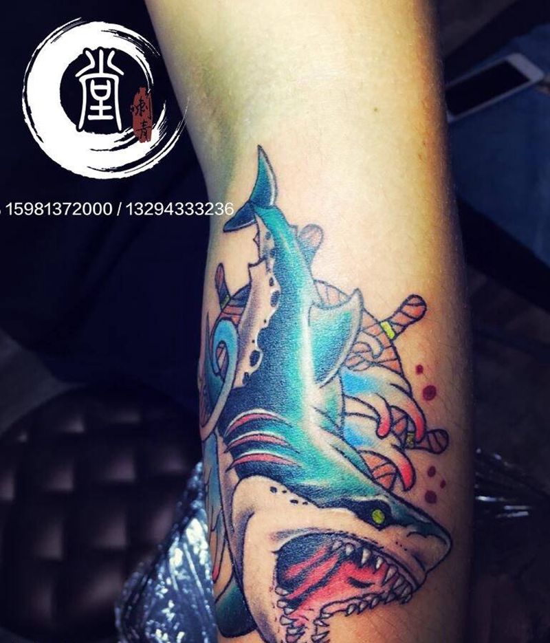 堂口刺青-小鲨鱼纹身图片_成品欧美手臂动物纹身图案
