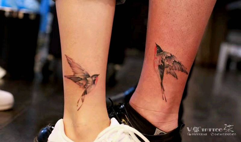 情侣水墨燕子纹身图片_腿部传统清新国画动物情侣原创成品纹身图案