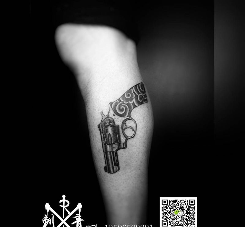 枪纹身图片