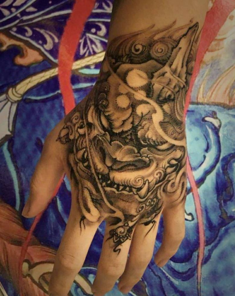 唐狮子手纹身图片_手部新传统唐狮纹身图案