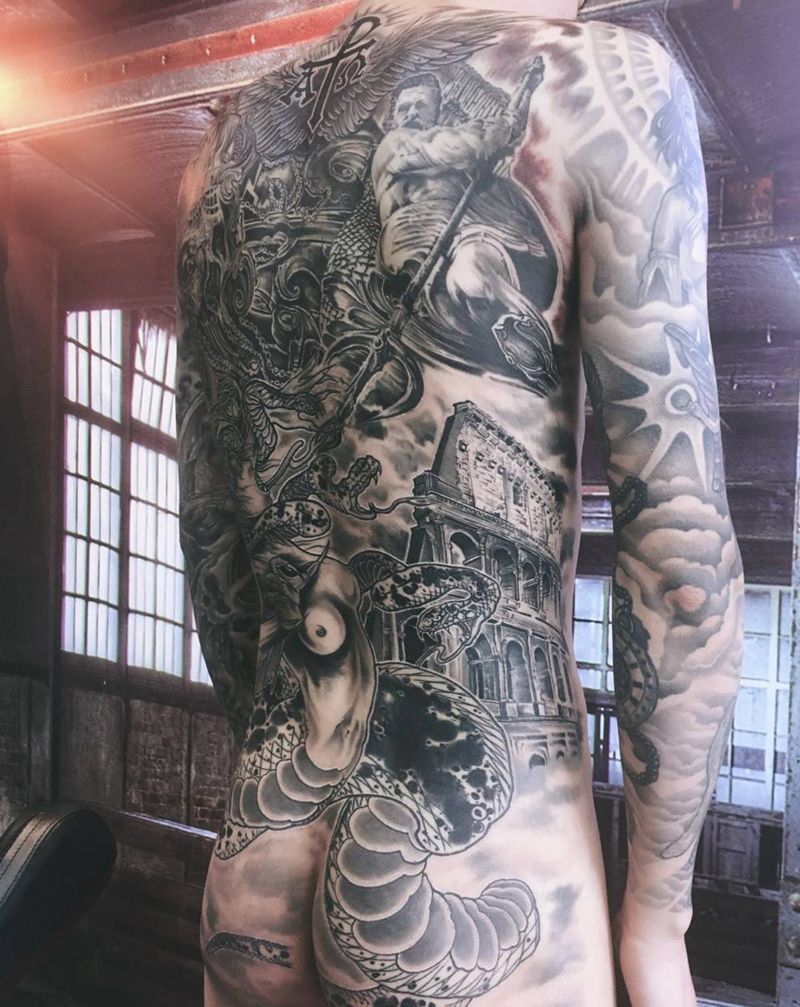 满背覆盖纹身图片