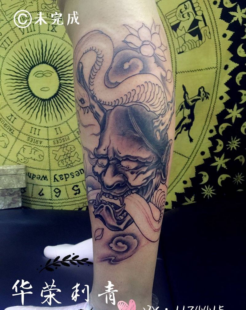 蛇盘般若纹身图片