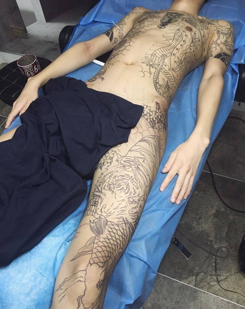 通体进行中纹身图片