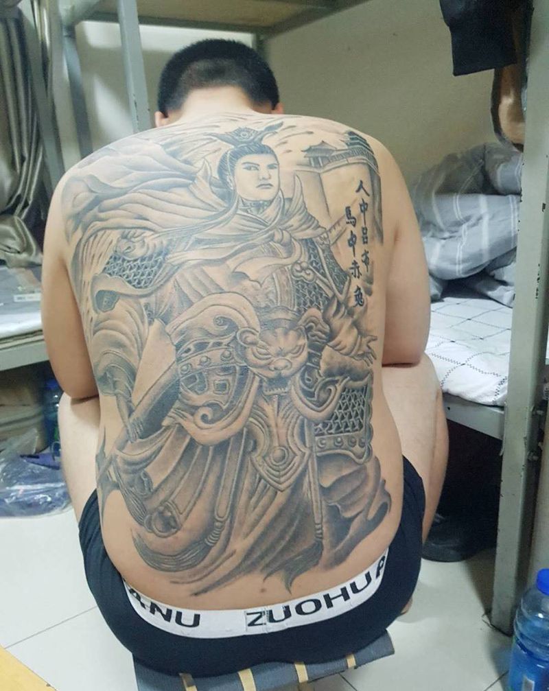 满背吕布恢复好效果纹身图片