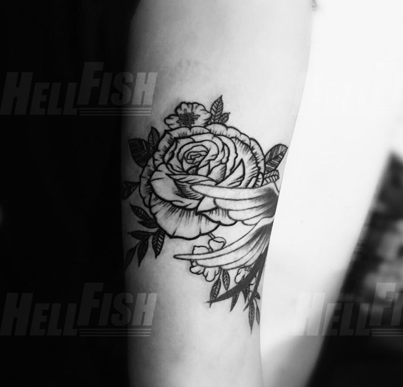 花纹身图片_肩部New School花纹身图案