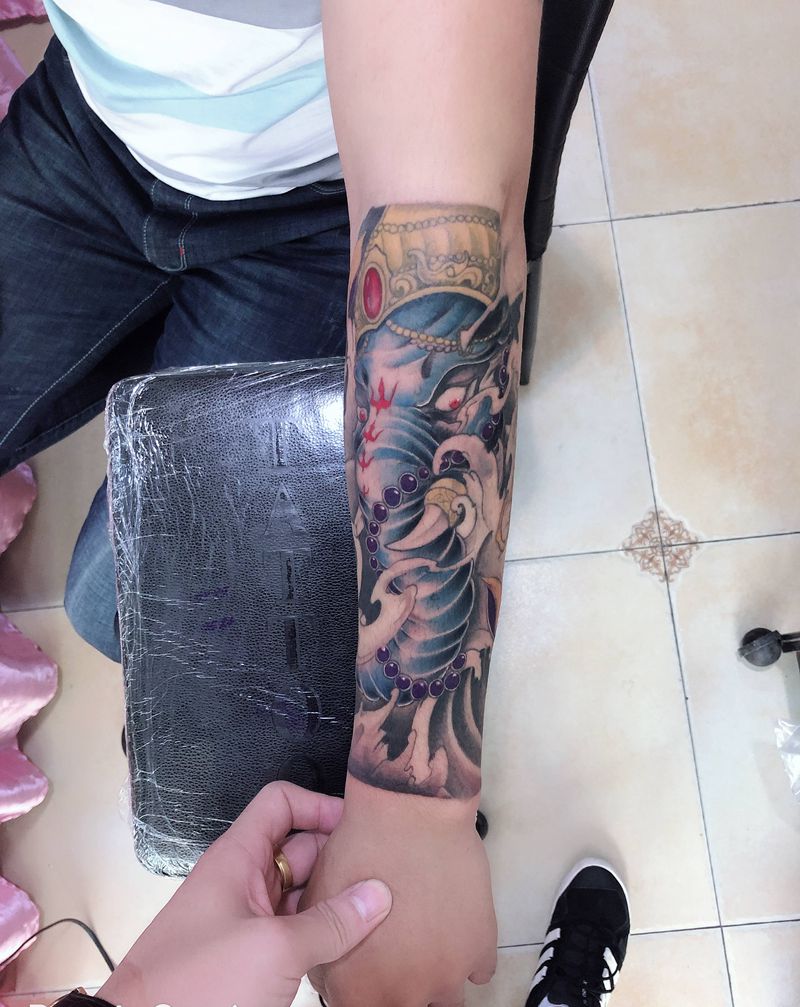 小臂象神纹身图片_手臂新传统纹身图案