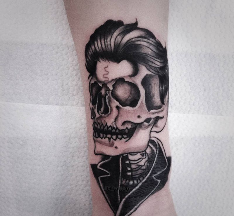 骷髅先森纹身图片_手臂Old School遮盖纹身图案