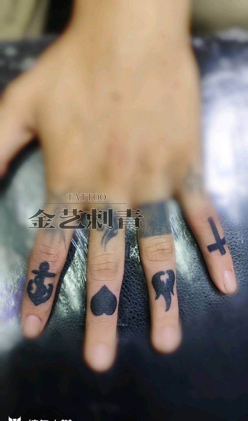 手指纹身纹身图片_手部纹身图案