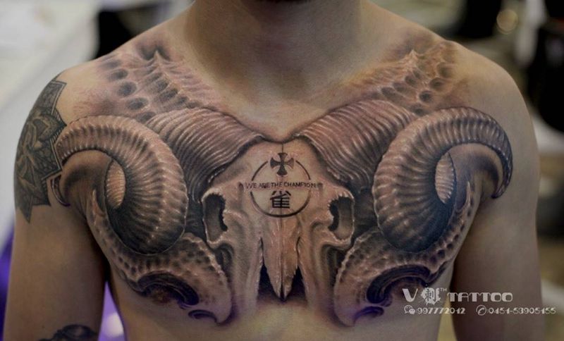 拳王的纹身就应该够酷！Tattoo by 阿V纹身图片_欧美写实胸部原创V刺 哈尔滨肖像王子阿V作品羊头哈尔滨纹身图案