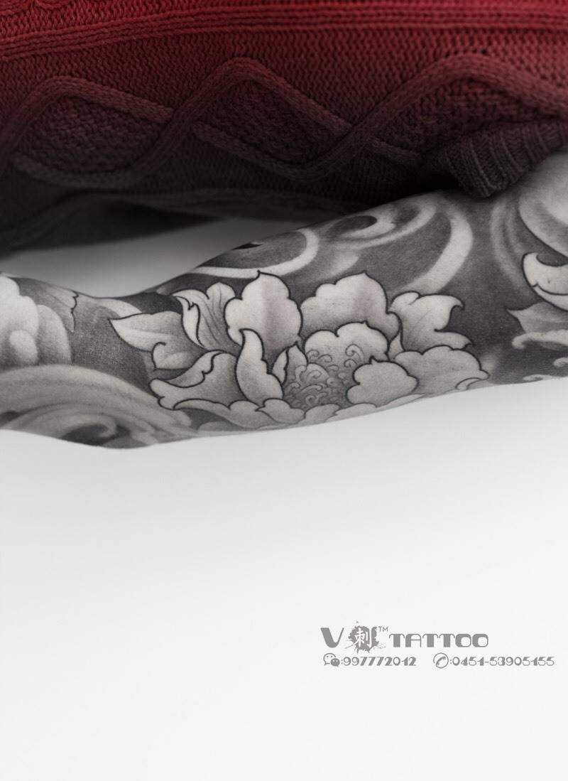 移植艺术！纹身图片_成品花臂阿V作品哈尔滨传统纹身图案