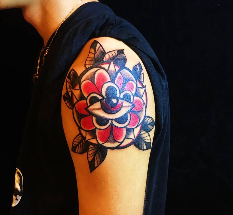 old school纹身图片_成品肩部欧美植物纹身图案