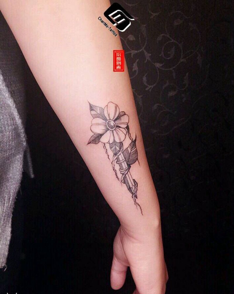 铅笔纹身图片_手臂清新植物静物成品纹身图案