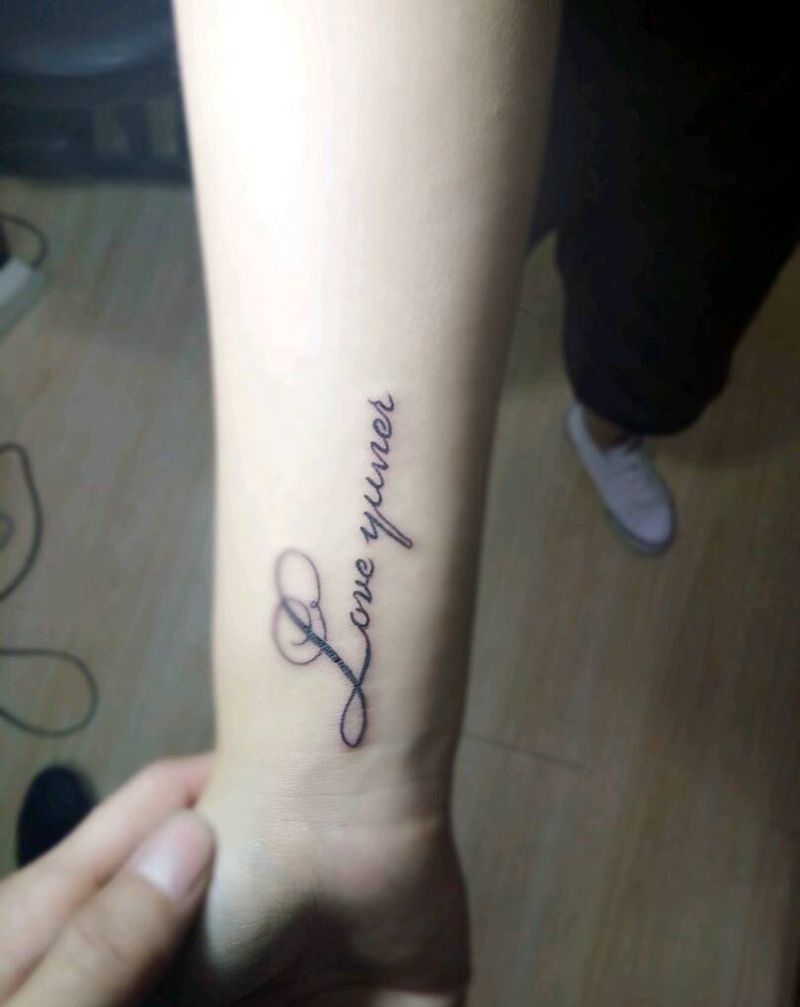 字母纹身图片_手臂清新字符纹身图案