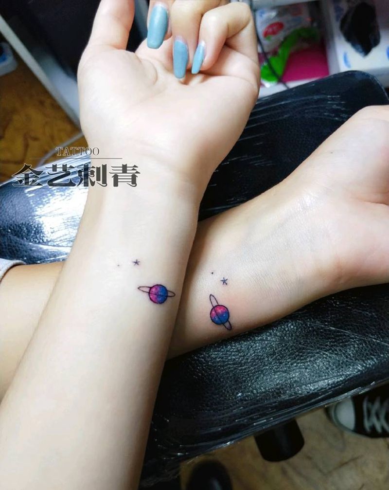小星球纹身图片_手臂纹身图案