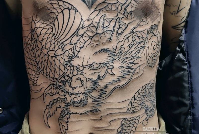 腹部割线纹身图片_新传统纹身图案