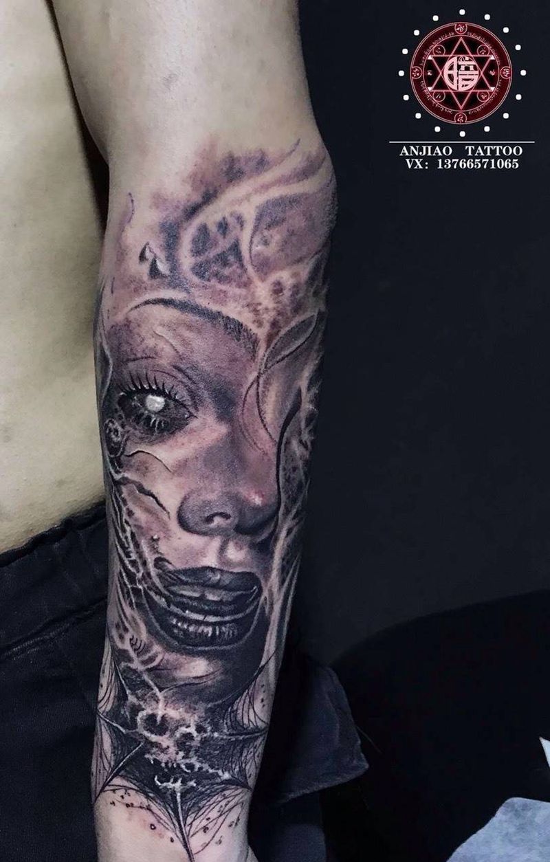 恶魔女纹身图片