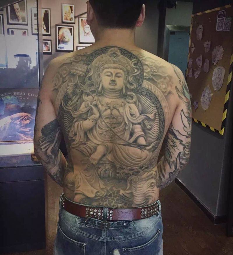多年后恢复作品纹身图片_成品背部传统国画哈尔滨哈尔滨V刺阿V纹身图案