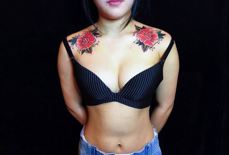 •双肩花纹身图片