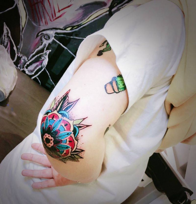 梵花纹身图片_手臂Old School纹身图案