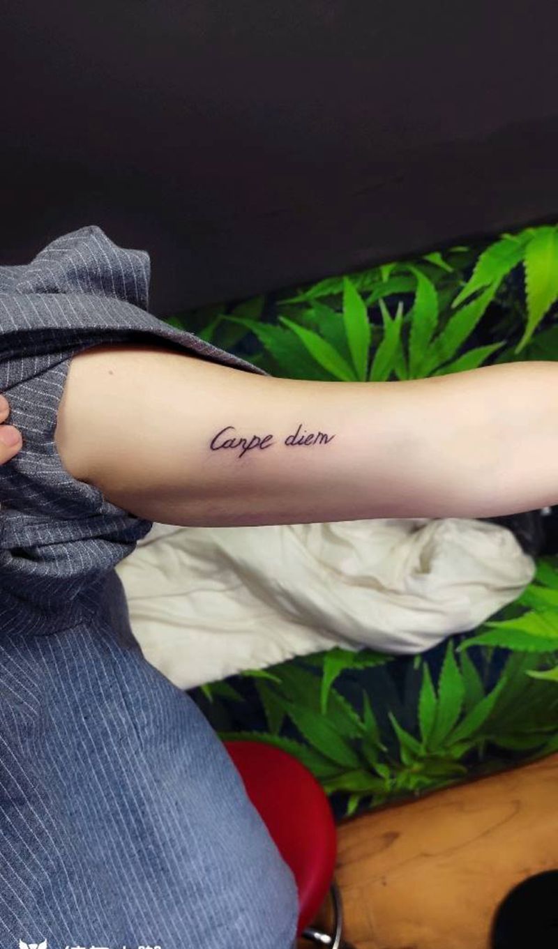 字母纹身图片_手臂纹身图案