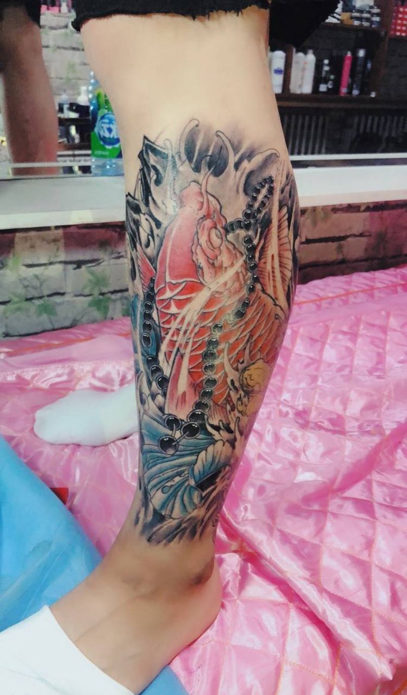 锦鲤荷花包小腿纹身图片