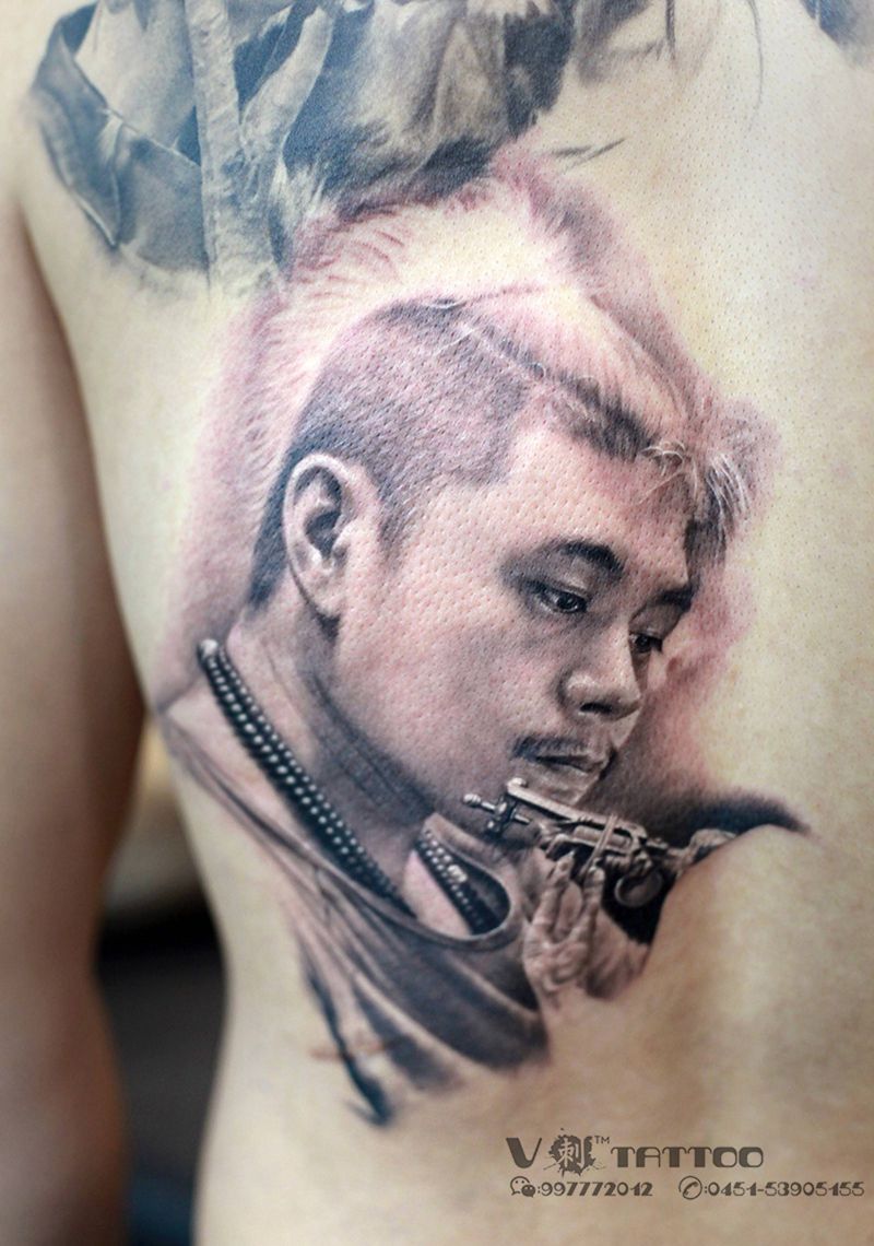 自己纹自己的体验！纹身图片_成品原创V刺 肖像王子哈尔滨写实肖像欧美人物写实纹身图案