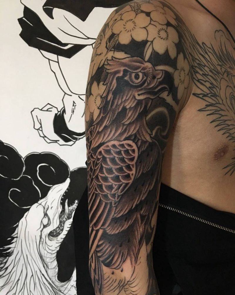 老鹰花臂纹身图片