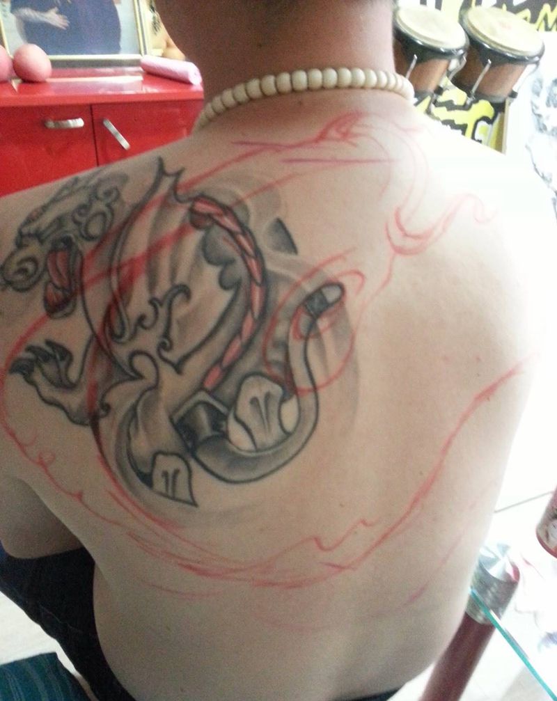 旧文身覆盖纹身图片