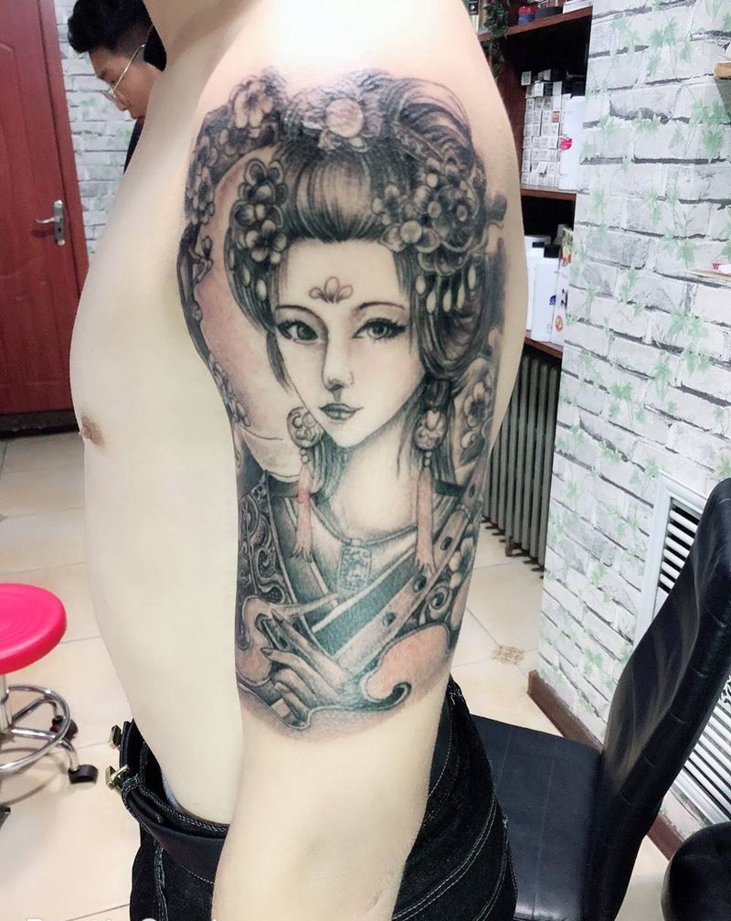 大臂艺妓纹身图片