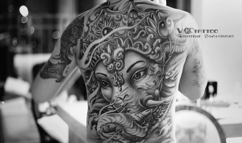 有一种痛叫：遭不住了！纹身图片_成品传统哈尔滨哈尔滨V刺阿V象神背部纹身图案