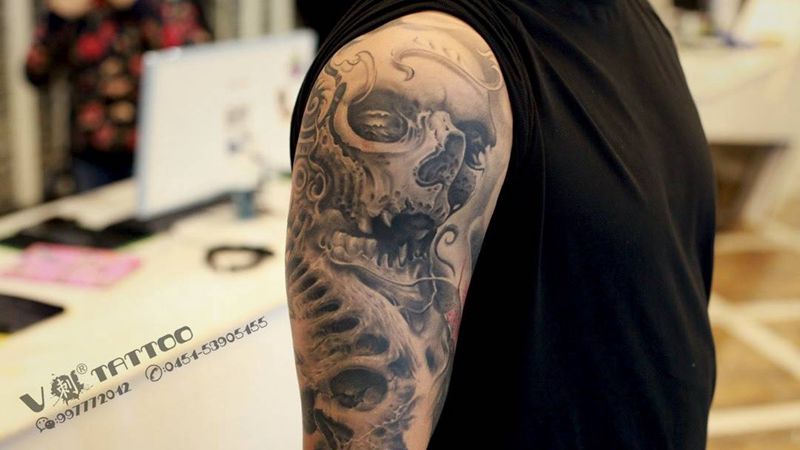 花臂花臂未完待续…纹身图片_骷髅阿V作品V刺肖像王子欧美花臂成品3D哈尔滨骷髅纹身图案