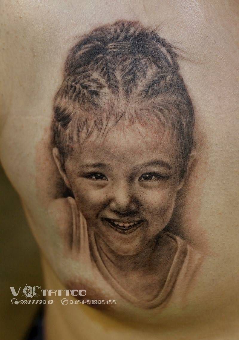 天使在胸口…纹身图片_成品哈尔滨哈尔滨V刺阿V胸部肖像写实欧美原创人物纹身图案