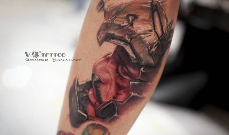 钢铁侠！纹身图片_腿部欧美写实钢铁侠漫威哈尔滨纹身图案