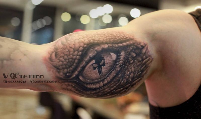 眼纹身图片_成品手臂写实阿V作品哈尔滨肖像王子V刺眼睛纹身图案