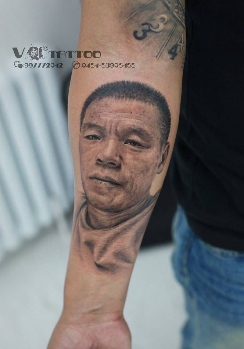 肖像作品！纹身图片_成品阿V作品V刺肖像王子哈尔滨人物原创手臂纹身图案