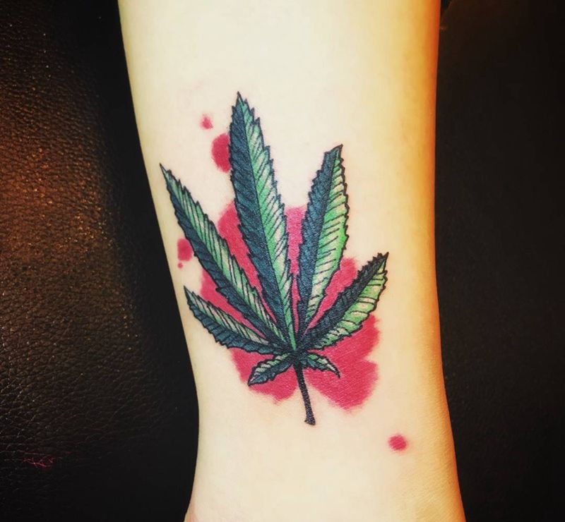 麻叶纹身图片_成品脚部腿部欧美清新植物静物纹身图案