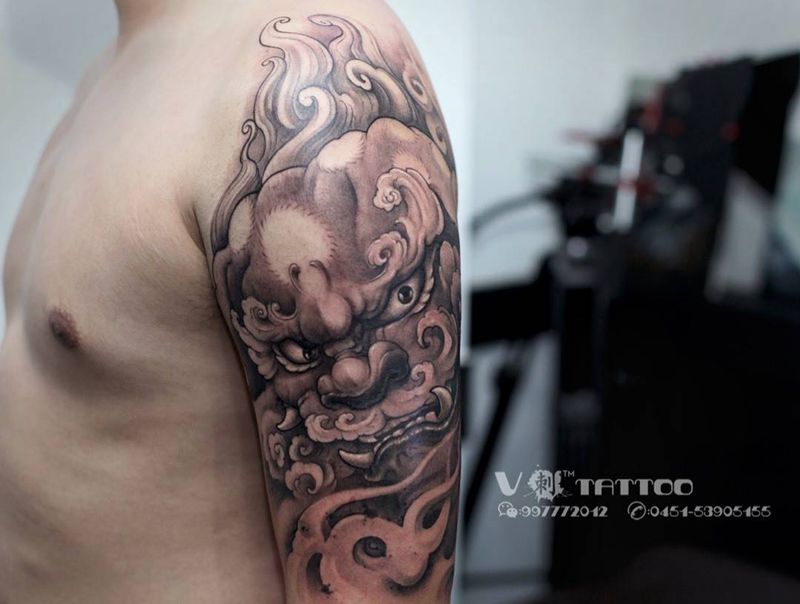 狮来运转纹身图片_成品手臂传统哈尔滨哈尔滨V刺阿V纹身图案