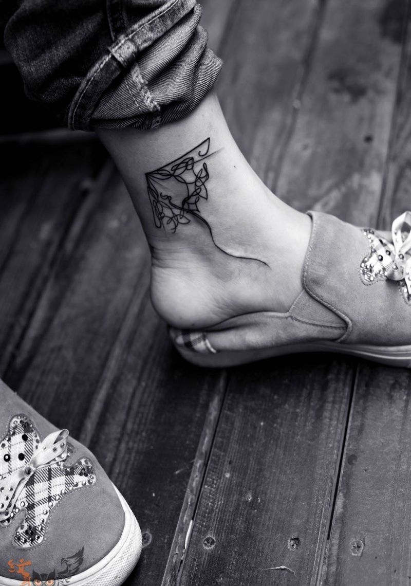 线条设计纹身图片_成品腿部清新几何原创纹身图案