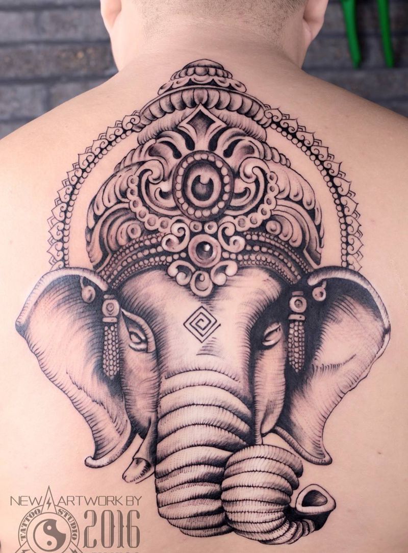 龙纹刻战刺青工作室出品纹身图片_成品颈部背部传统动物原创纹身图案