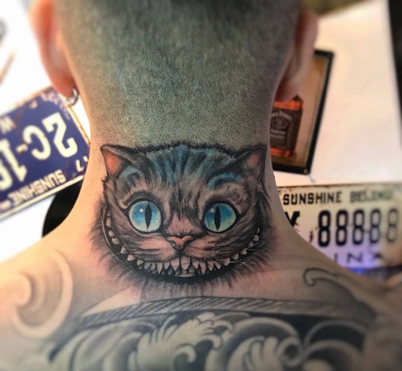 喵纹身图片_手稿颈部欧美动物纹身图案