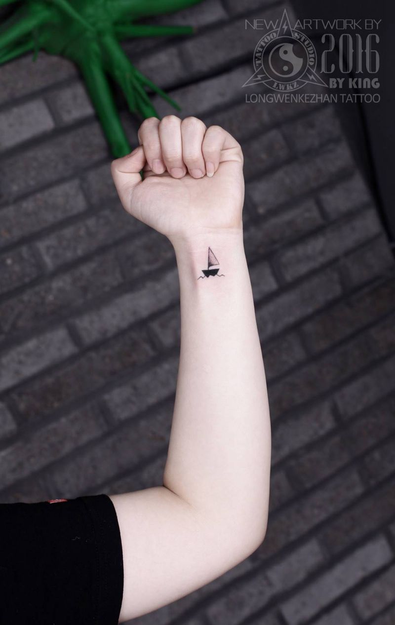 龙纹刻战刺青工作室出品纹身图片_成品手部清新原创纹身图案