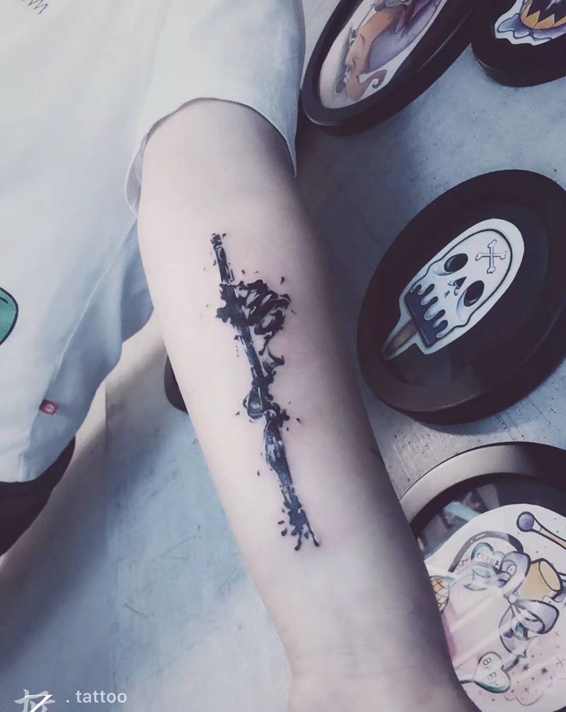 书法字体纹身图片_手臂水墨纹身图案