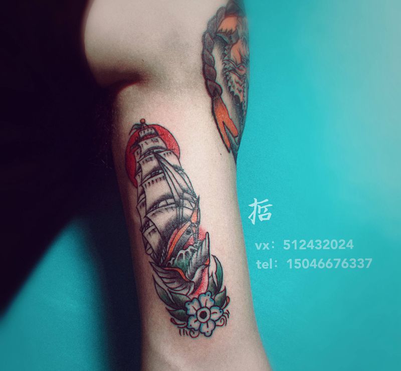帆船纹身图片_手臂Old School纹身图案