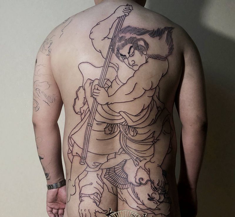 日式满背九纹龙纹身图片_背部老传统日式满背纹身图案