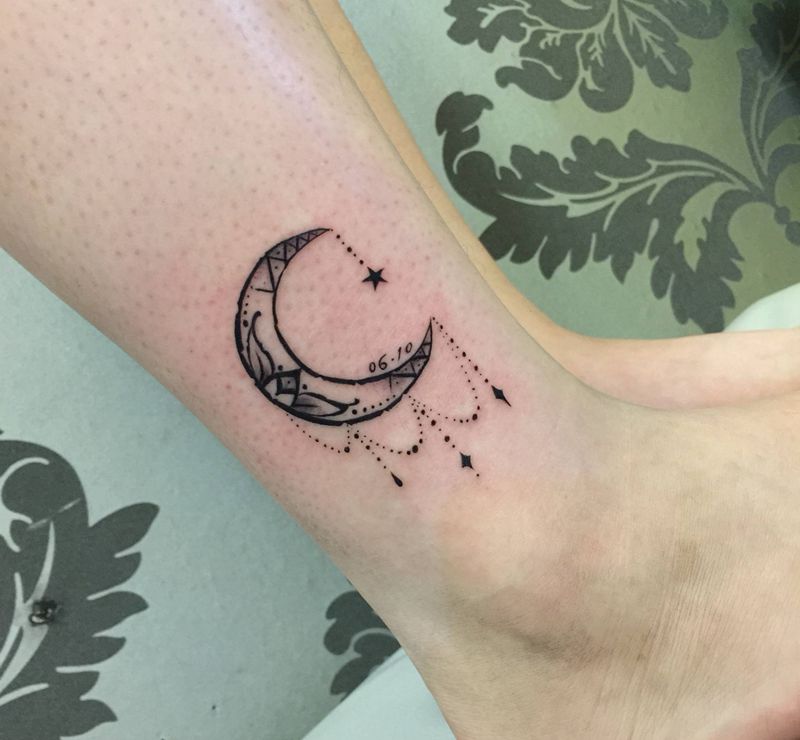 月亮代表我的心纹身图片_腿部纹身图案