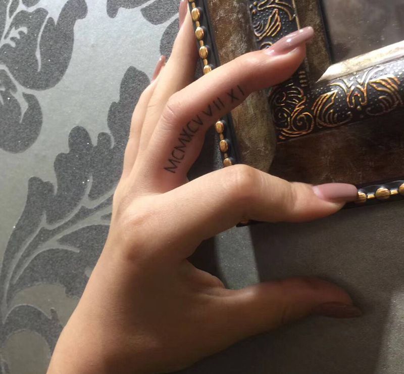 手指舞蹈纹身图片_手部纹身图案