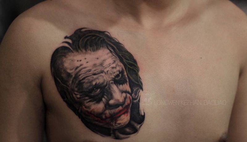 小丑纹身纹身图片_成品胸部写实人物纹身图案