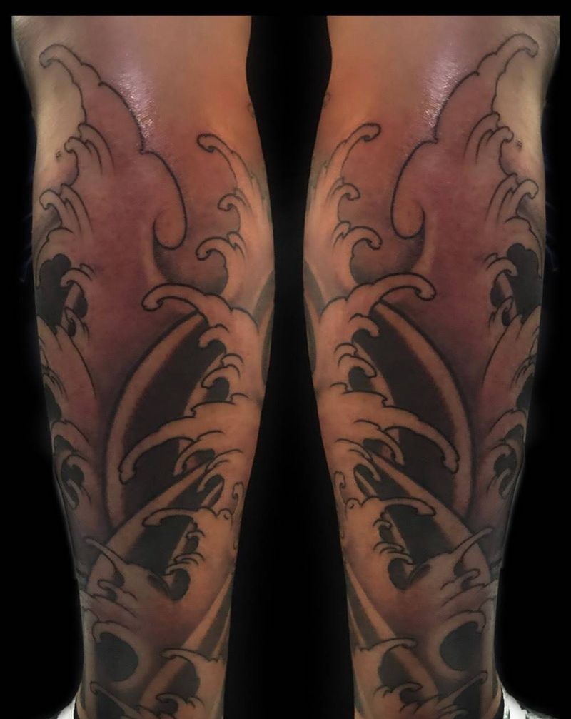 水浪纹身图片_腿部原创传统纹身图案